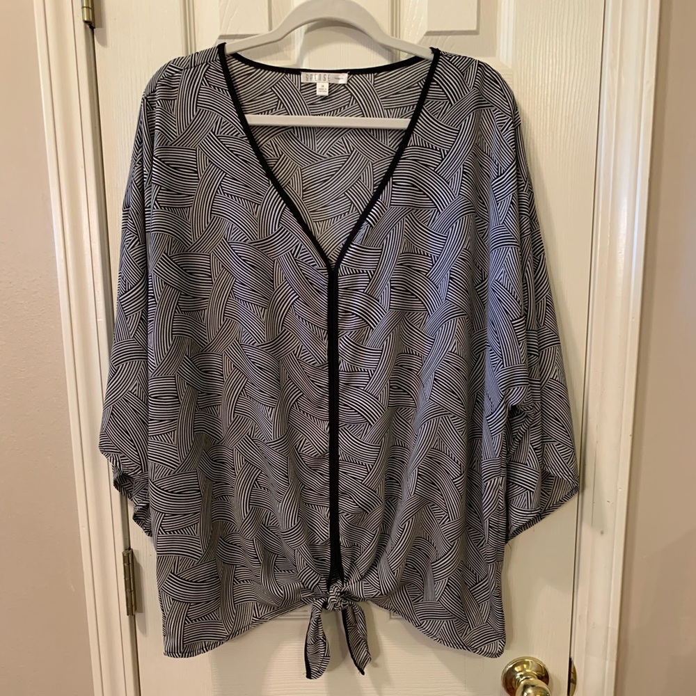 Spense Woman, Black and White Flowy Top, 1X, EUC